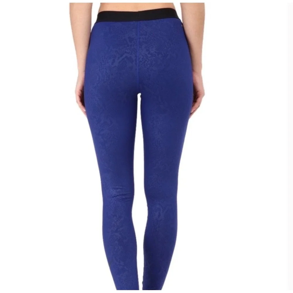 Nike Pro Dri-FIT Blue Snakeskin Embossed Leggings‎ Women's Large 695590-455